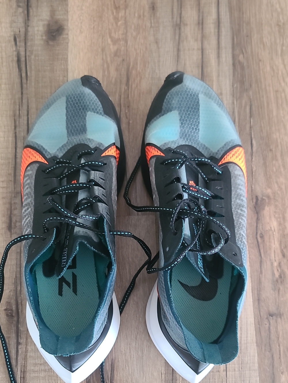 Nike Men’s Running Shoes in Teal with Orange Accents